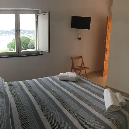 Bed & Breakfast Harbour View 3*