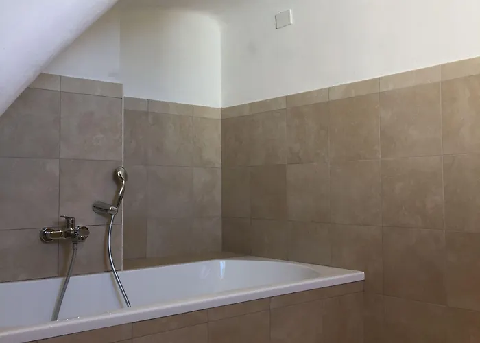 住宿加早餐酒店 Harbour View 3*